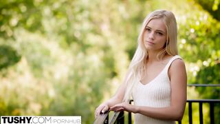 Christian Clay és Karla Kush hátsó bejáratba dugva