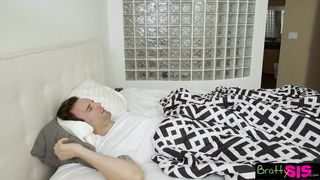 Perverz tini kiscsaj a nevelő faterjával baszik