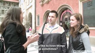 Tini lánynak bejön a méretes himbilimbi