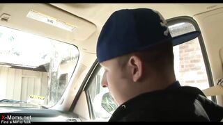 Öreg csajszi fiatal pasival kúrel