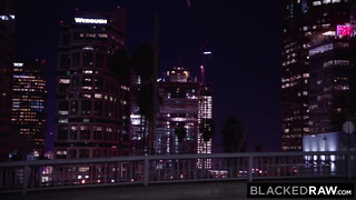 BlackedRaw - Skye Blue hármasban szexel