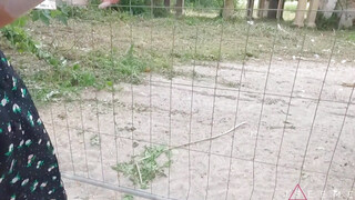 Gyönyörű barátnő várja a pélót