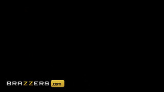 Brazzers - Cherie Deville fiatal pasival közösül