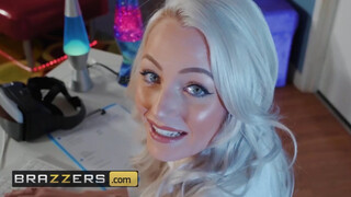 Brazzers - Nicolette Shea élvezi ha rendesen kefélik