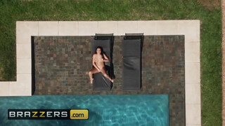 BRAZZERS - Jolee Love a méretes tőgyes fiatal picsa