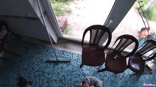 Tetovált orosz tini spiné a medencénél szexel