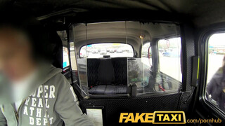 FakeTaxi - cuki kisasszony hatalmas seggel megfizet