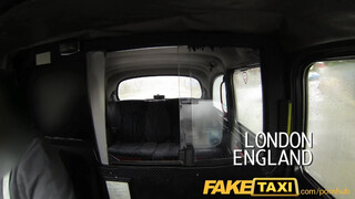 FakeTaxi extra szőrös pinájú litván nőci