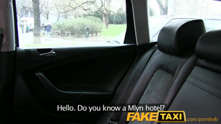 FakeTaxi cuki orosz túrista picsa szűk puncival