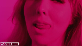 Wicked - Lena Paul szőrös pinája megkúrelva