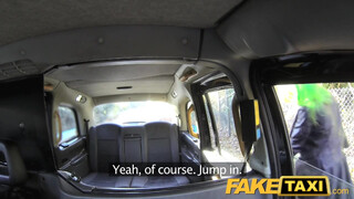 Fake Taxi zöld hajú nőci popója kúrható