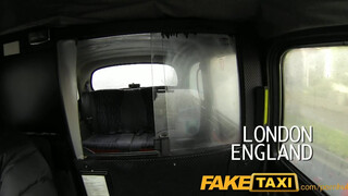 FakeTaxi - méretes keblű debella spiné a taxiban