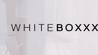WHITEBOXXX - A fullos Rebecca Volpetti maszturbál