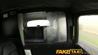 FakeTaxi - Világos Szőke méretes seggű kisasszony bekúrva