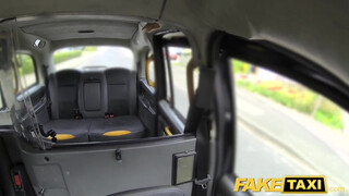 Fake Taxi - Méretes picsájú latin amerikai milf popsiba kúrva