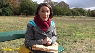 Francia házastárs hátsó bejáratba tolva