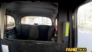 Fake Taxi - 19 éves tini csajszi kefélni akart