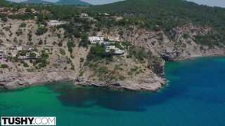 Mary Rock a szuper izgató bige - TUSHY