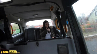 Fake Taxi - Little Eliss a hatalmas csöcsű tini