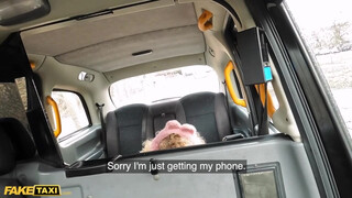 Fake Taxi - Izgató kolumbiai spiné meghágva a taxiban