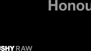 TUSHYRAW - Honour hatalmas popsijába betolják a kárót