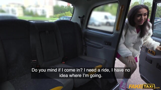 Fake Taxi - Vékony hatalmas tőgyes kolumbiai lány