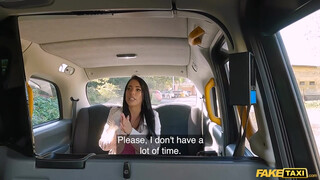 Fake Taxi - Megan Fiore a gyönyörű hatalmas cickós bige