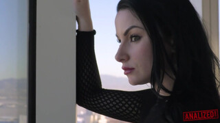 análized - Veruca James popójába csoki kárót nyomnak be