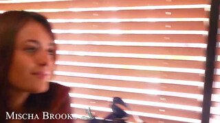 Naughty America - Mischa Brooks lovagol a faszon
