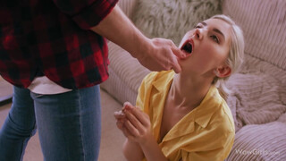 WOWGIRLS - Eva Elfie a hatalmas tőgyes orosz kiscsaj