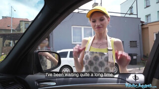 Public Agent - Molly Devon a fullos vékony kiscsaj
