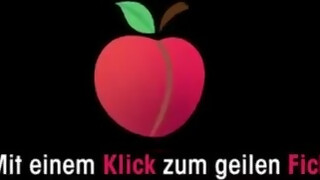 Amatőr tetovált hatalmas mellű tini lány