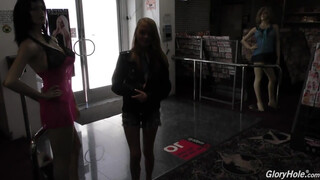 Hannah Hays kúrel a barna manussal