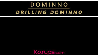 Karups - Dominno a méretes cickós milf