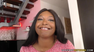 Rachel Raxxx az óriás cickós barna milf