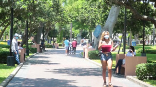Fullos hatalmas tőgyes venezuelai csajszi