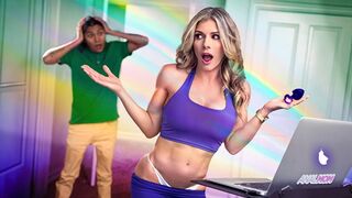 Cory Chase méretes seggét a nevelő fiatal bré megdugja